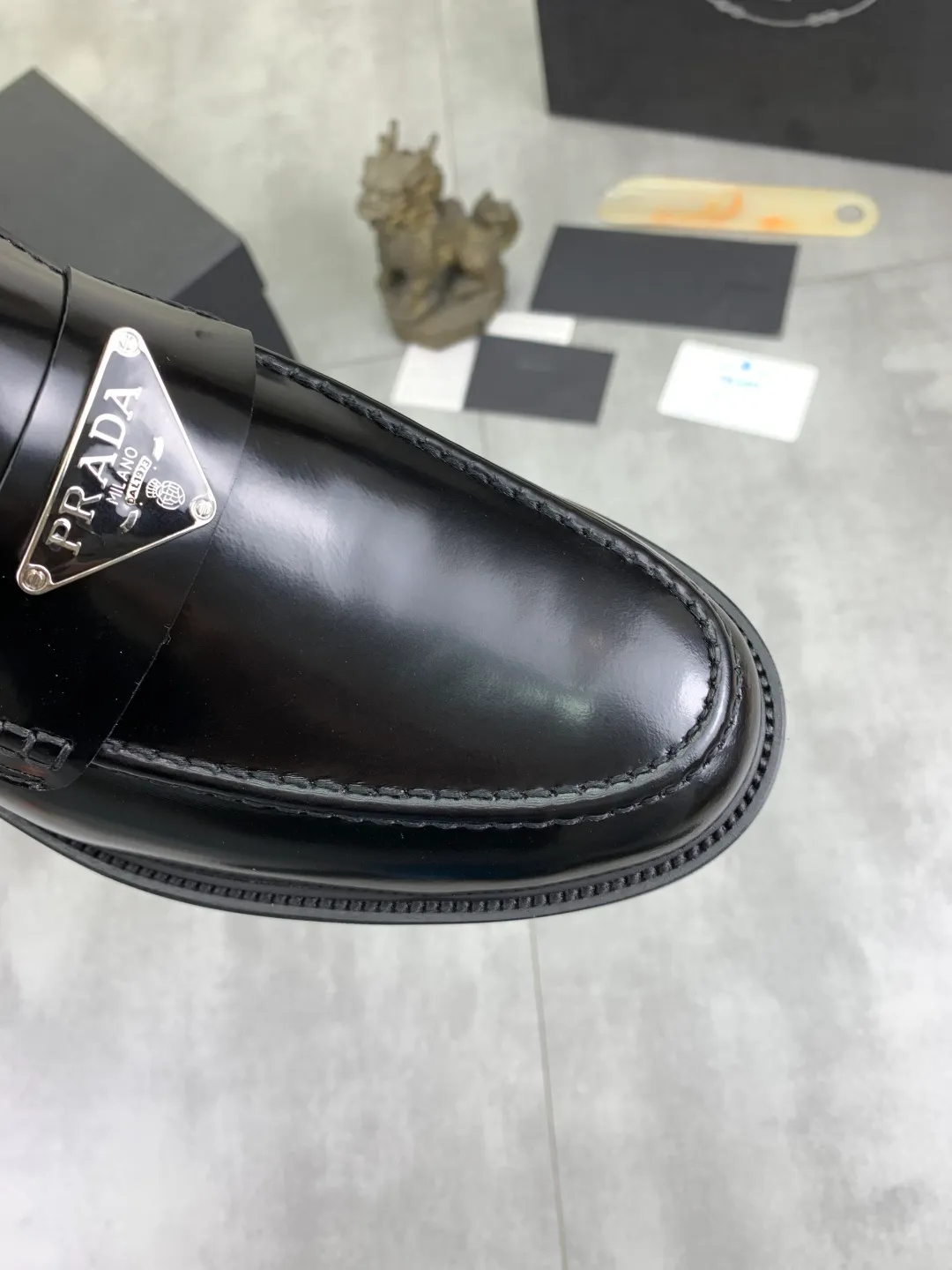 Men's shoes 💰P480 new style 💰 💎💎💎 water-dyed cow lining original order quality PRADA —🆘.Prada original purchase agent, high-end business leather shoes, fabric: imported from Italy cowhide material ➕ water-dyed cow lining/cowhide lining ➕ special original outsole, fine workmanship, real thing ^_^ Photographed 🎬size: 39-44